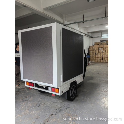 Low Power Consumption Movable Scooter with LED Display P4.8 P6 P3.84 Full Color Tricycle